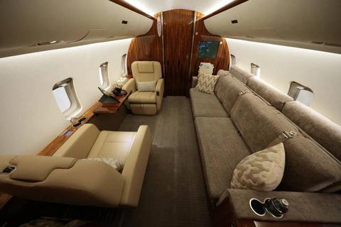 Открыть на весь экран Challenger 850 2